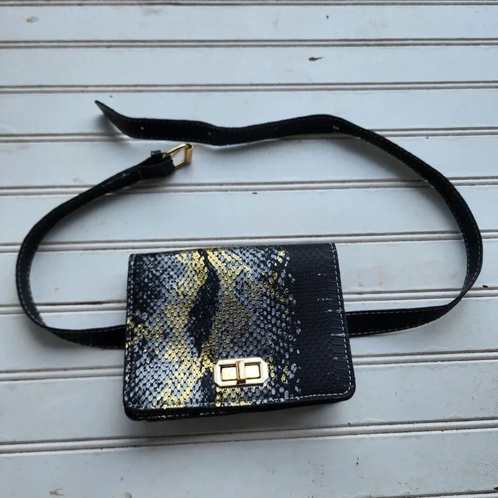 Womens Snake Skin Waist Belt Bag Black Gold 7"×5" - Picture 2 of 10